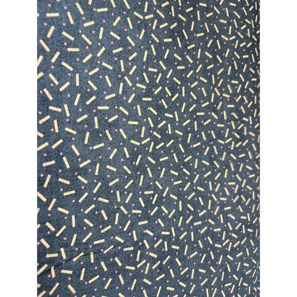 Mumms the Word Cotton Fabric 1/2 yard x 44" by Debbie Mumms Quilting Material - Picture 1 of 12